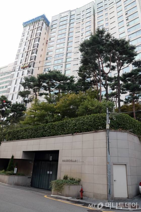 서울 강남의 '마크힐스' 아파트 전경/사진=임성균 기자