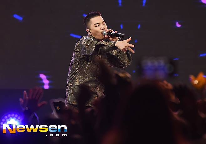 태양 ‘소리질러~’