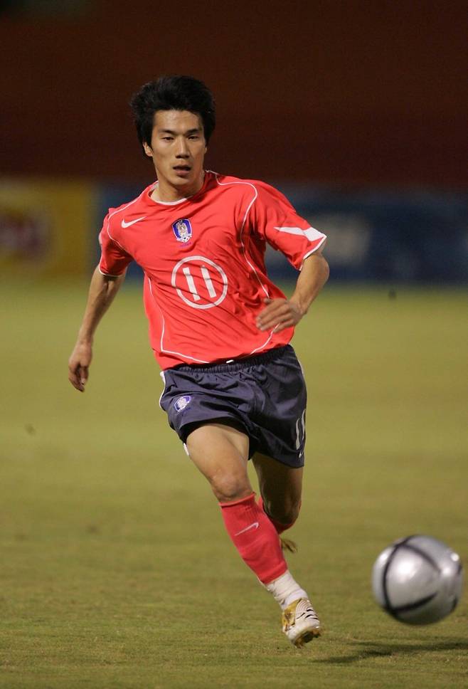 지난 2006년 사우디아라비아에서 열린 4개국 친선 축구대회 그리스와의 첫 경기에 출전한 장학영 선수의 모습. <한겨레> 자료사진