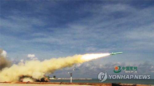 중국 인민해방군의 미사일 발사 훈련 [연합DB]