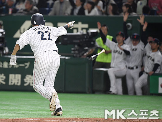 일본 야구대표팀이 야나기타 유키의 끝내기 투런포에 힘입어 미일올스타전 첫 경기를 승리했다. 사진(日도쿄)=김영구 기자