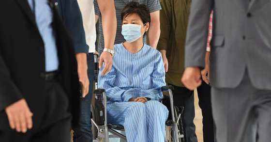 박근혜 전 대통령이 서울성모병원에서 진료를 받던 지난해 8월 30일 모습 [연합뉴스]