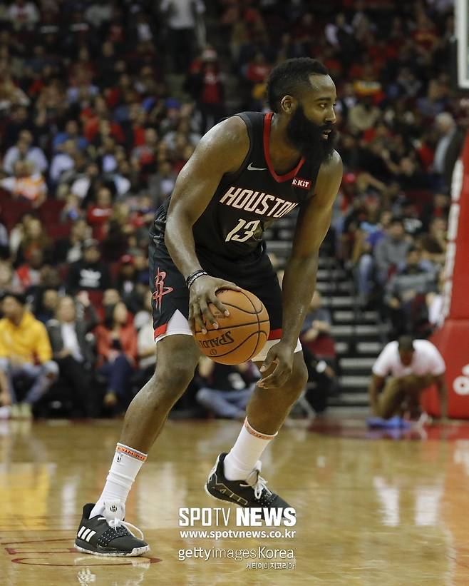 ▲ 제임스 하든이 팀 내 가장 많은 득점을 올리면서 팀 승리를 이끌었다.