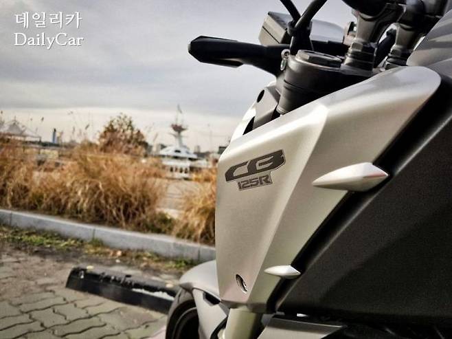 혼다, CB125R