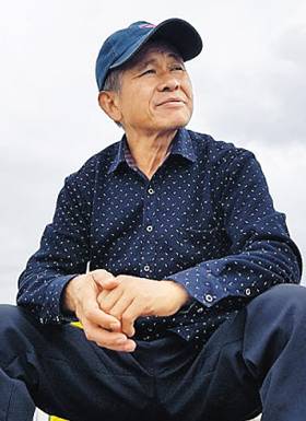 지난 21일 법무부로부터 난민으로 인정받은 투아이룽(55)씨의 모습. 투씨는 지난 14년간 탈북자 500명이 중국에서 동남아로 탈출하도록 도왔다. /투아이룽씨 제공