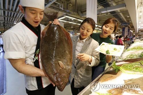 대형마트에서 판매 중인 서해안 자연산 광어 [메가마트 제공] 이 사진은 특정 업체 및 기사 내용과 무관한 자료사진입니다.