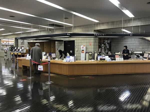 ⓒ임윤희 제공 우라야스 도서관(아래)은 시민들의 적극적인 이해와 요구를 받아안아 혁신적인 도서관으로 거듭났다.