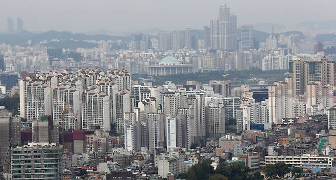 서울 남산에서 바라본 아파트 단지 등 서울 시내 모습. (사진=연합뉴스)