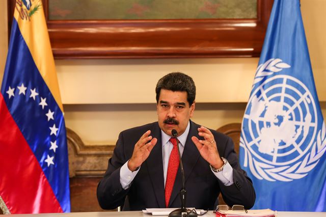 12일 니콜라스 마두로 베네수엘라 대통령이 유엔 대표단과 면담하고 있다. 카라카스=로이터 연합뉴스