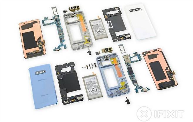 갤럭시S10 분해 (사진=iFixit)