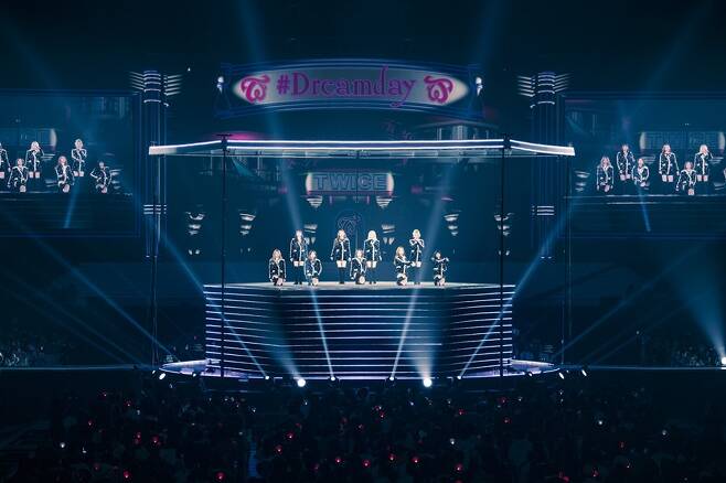 ▲ 일본 교세라돔에서 공연 중인 걸그룹 트와이스, 제공|JYP엔터테인먼트