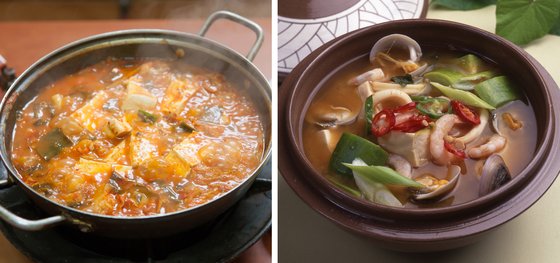 김치찌개와 된장찌개는 한국적인 음식이다. 무엇이 더 한국적인지 고르기가 어렵다. 하지만 누군가 내게 한국인이 가장 사랑하는 찌개는 무엇이냐 묻는다면, 주저 없이 김치찌개를 고르겠다. [중앙포토]