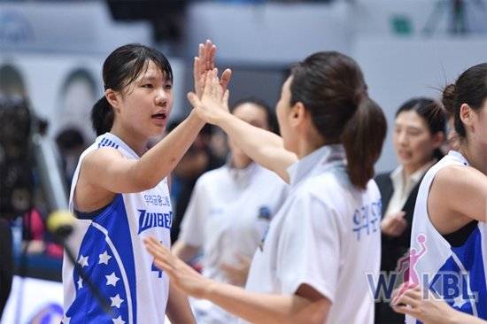 임영희는 박지현이 어느 팀에 가더라도 주전에 뛸 실력이라며 칭찬했다. WKBL 제공