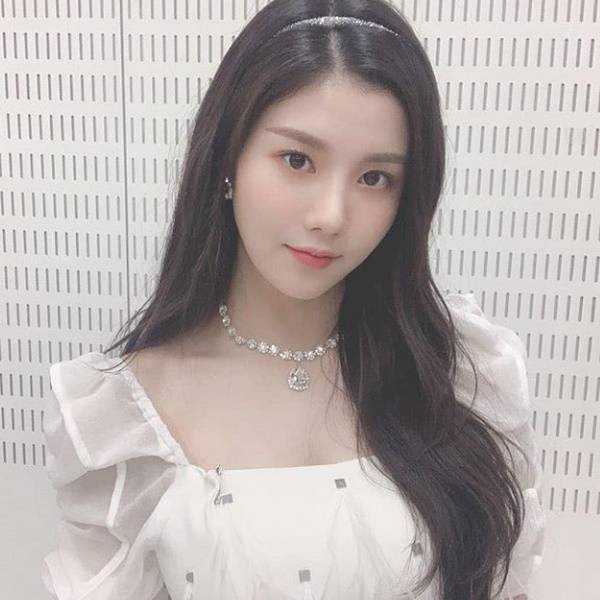 사진=아이즈원 인스타그램