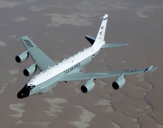 RC-135는 미국의 대표적인 전자정찰기로 북한의 핵과 미사일 실험이 있을 때면 미 본토에서 한반도로 날아와 일거수일투족을 감시한다 (사진=미 공군)