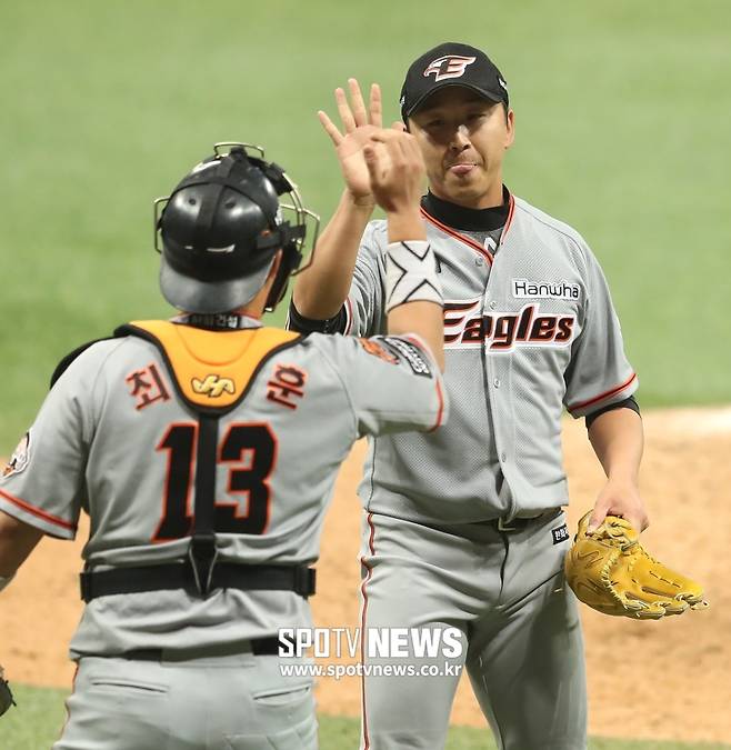 ▲ 정우람 최재훈 ⓒ한희재 기자