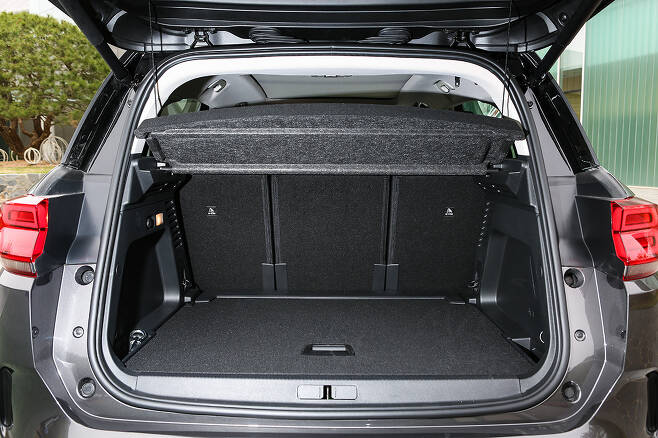 시트로엥 준중형 SUV 뉴 C5 에어크로스 트렁크 공간. (한불모터스 제공)© 뉴스1