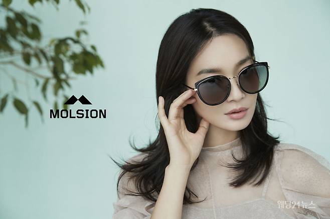 사진 : 몰숀, 뮤즈 신민아 'ATELIER' 화보 공개