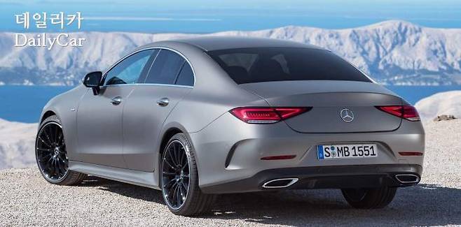 3세대 CLS 후측면 뷰