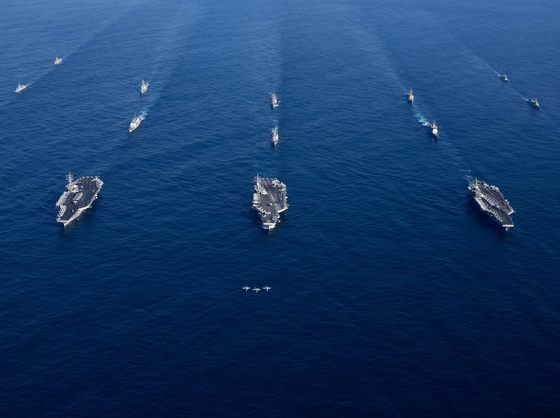 지난 2017년 동해상에서 한미 해군이 연합 훈련을 하고 있는 모습 / 사진 = 뉴스1