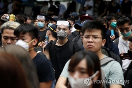 범죄인 인도 법안 저지를 위해 거리로 나선 홍콩 시민들 (로이터통신=연합뉴스)