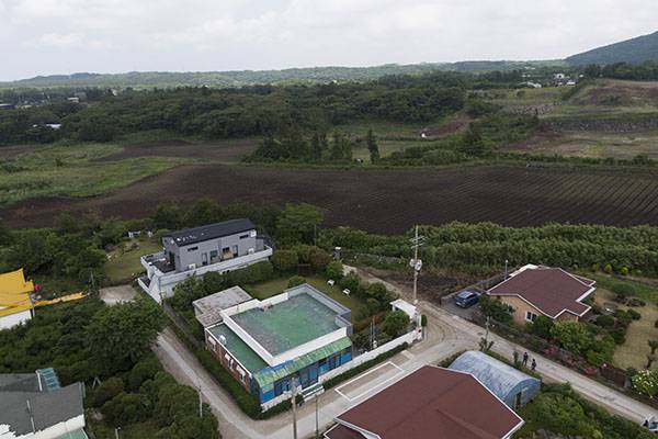 ⓒ시사IN 이명익 고유정씨가 전남편 강 아무개씨를 살해한 제주시 조천읍의 무인 펜션.