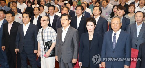이언주 의원 출판기념회 참석한 한국당 황교안 대표 [연합뉴스 자료사진]