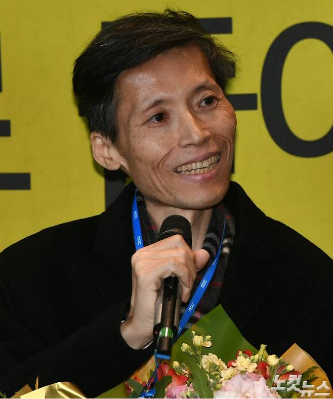 지난 2012년 파업 당시 해직된  이용마 기자가 2017년 12월 11일 오전 서울 마포구 상암 MBC에서 복직된 소감을 말하고 있다. (사진=이한형 기자/자료사진)