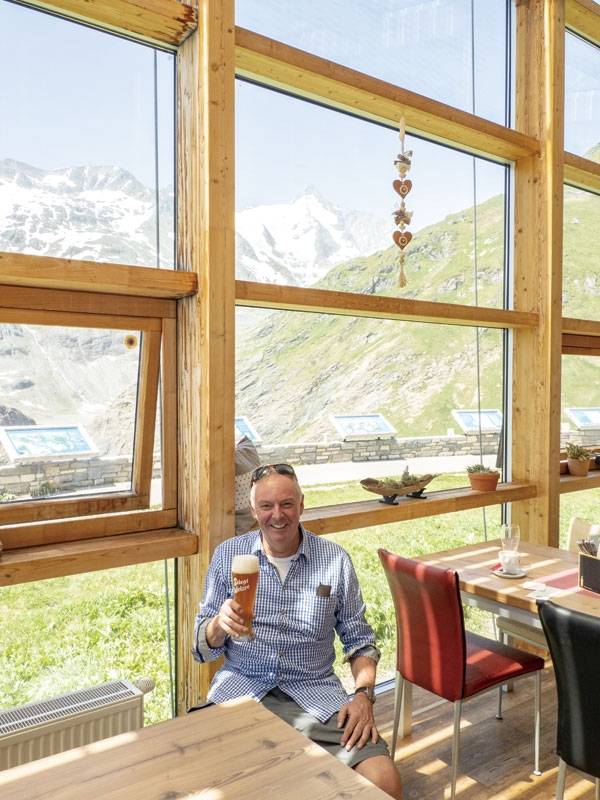 그로스글로크너산을 바라보면서 식사를 할 수 있는 글로크너하우스