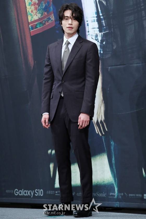 배우 이동욱이 28일 오후 서울 강남구 임피리얼팰리스에서 진행된 OCN 드라마 '타인은 지옥이다' 제작발표회에 참석해 포즈를 취하고 있다. / 사진=김휘선 기자 hwijpg@