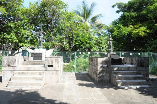 베티오섬에 태평양전쟁 당시 희생된 이들을 기리기 위해 세운 관세음보살 불상.