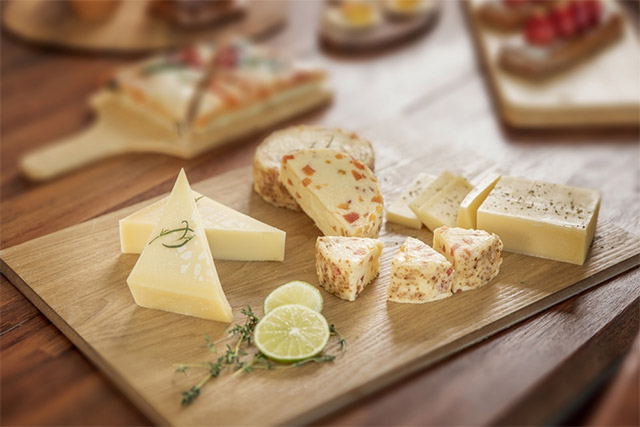치즈가 소금으로 인한 혈관 손상을 막아준다는 연구 결과가 나왔다./사진=클립아트코리아