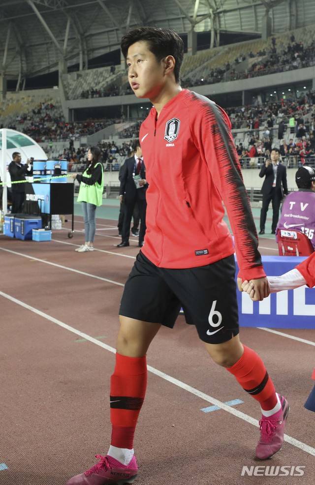【화성=뉴시스】최진석 기자 = 10일 경기 화성종합운동장에서 열린 '2022 FIFA 카타르 월드컵' 아시아 지역 2차 예선 대한민국과 스리랑카의 경기. 이강인이 선발 출장하고 있다. 2019.10.10.myjs@newsis.com