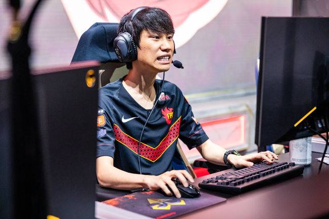 라이엇게임즈 플리커.