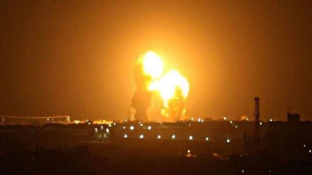 이란 혁명수비대가 언론에 공개한 이라크 내 미군 주둔 기지 미사일 공격 모습으로 발행되었던 사진. 사진은 지난해 11월 이스라엘 가자지구에서 벌어진 상황으로 밝혀졌다.  연합뉴스