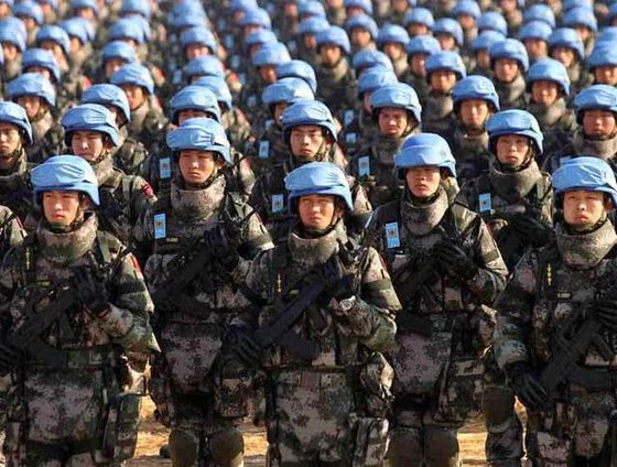 85만의 중국 육군이 2년 안에 140만 개의 방탄복 구매에 나서 관심이다. 대만 문제와 관련한 준비라는 해석이 지배적이다. [중국 현대함선잡지사망 캡처]