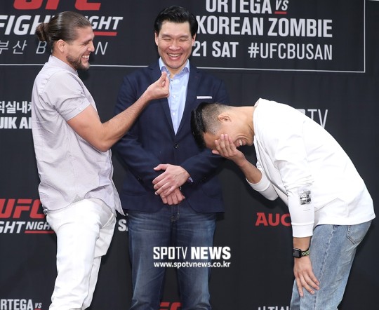 ▲ 지난해 10월 UFC 한국 대회를 앞두고 기자회견에 참석한 오르테가, 정찬성(왼쪽부터).ⓒ곽혜미 기자