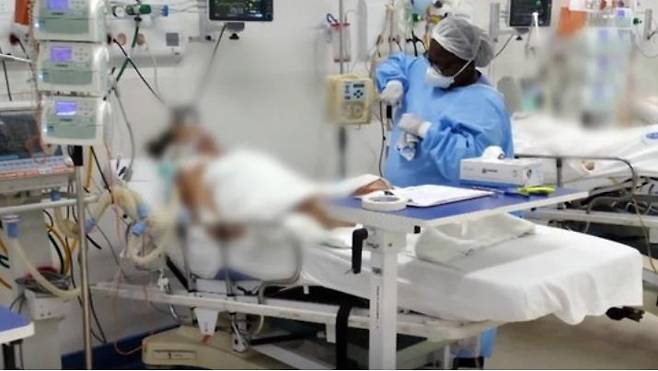 브라질 코로나19 중환자실 상파울루 시내 한 병원에서 코로나19 중증 환자를 치료하는 모습 [브라질 글로부TV]