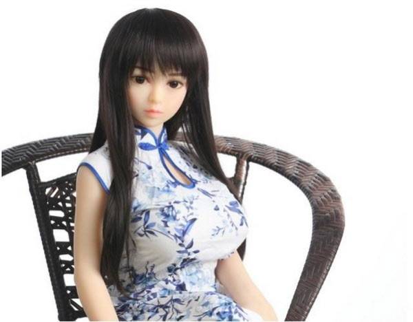 온라인 성인용품 판매업체에서 거래되는 성인용품 리얼돌. /온라인 성인용품 판매업체 홈페이지 캡처