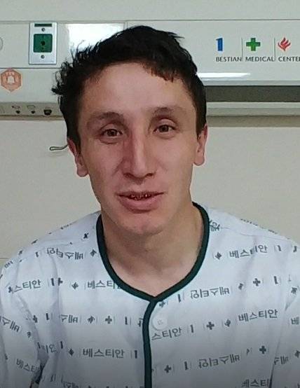 불법체류자 신분으로 지난달 23일 강원 양양군의 한 3층 건물 화재 현장에서 주민들을 대피시키다 화상을 입은 카자흐스탄 국적의 알리(28). 사진 양양 손양초교 장선옥 교감