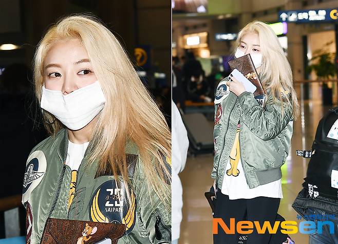 2020년 2월 인천공항 입국

항공 점퍼를 걸친 캐주얼한 의상에 자연스럽게 흘러내린 금발머리가 효연의 미모를 더욱 돋보이게 만든다.