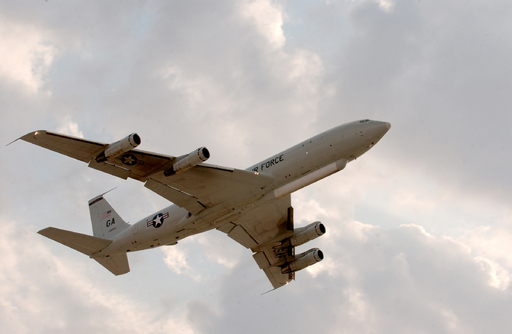 미 공군 E-8C 지상감시정찰기가 임무수행을 위해 이륙하고 있다. 미 공군 제공