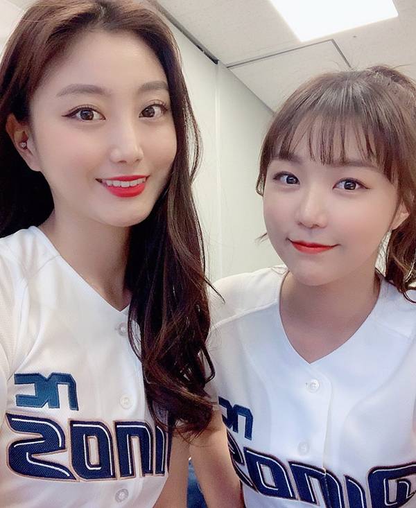 NC다이노스 치어리더팀 랠리다이노스는 이번 연습경기 때 라이브 방송을 통해 팬들과 간접적으로나마 만나는 시간을 가졌다. (사진=윤요안나 SNS)