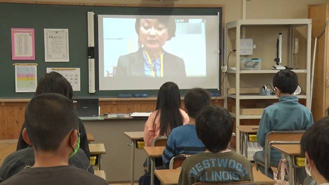 - 4월 13일 일본 미에현 한 초등학교에서 열린 온라인 개학식. 미에테레비 캡처