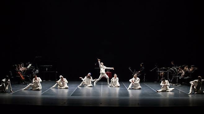 국립현대무용단 '철저하게 처절하게' (사진=국립현대무용단 페이스북)