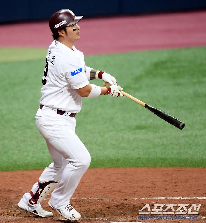 한화 이글스와 키움 히어로즈의 2020 KBO 리그 경기가 8일 고척스카이돔에서 열렸다. 7회말 무사 3루, 키움 박병호가 중월 2점홈런을 날리고 있다. 고척돔=허상욱 기자 wook@sportschosun.com/2020.05.08/