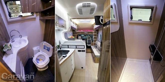 복도를 기준으로 좌우에 화장실과 독립샤워부스가 설치되어 있다