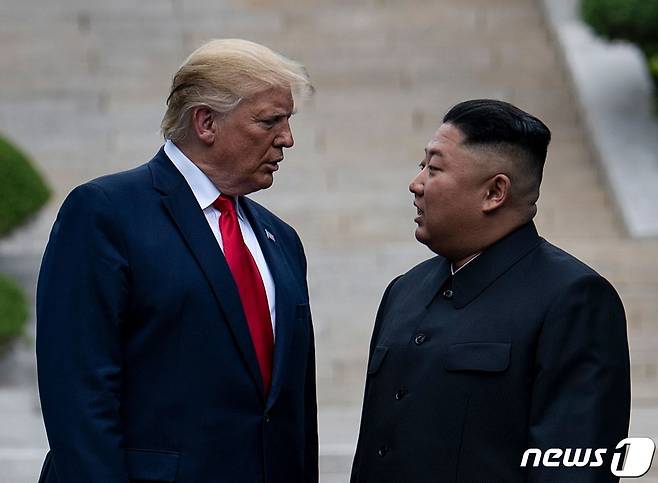도널드 트럼프 미국 대통령(왼쪽)과 김정은 북한 국무위원장 © AFP=뉴스1