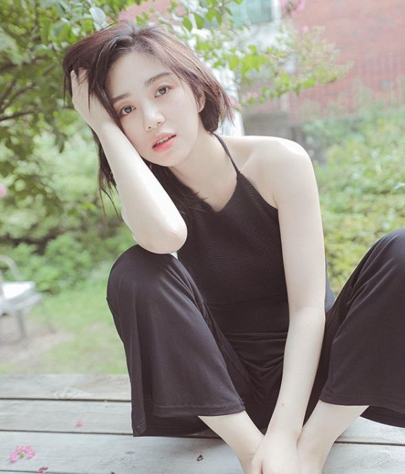 그룹 AOA 출신인 배우 권민아가 전 멤버 지민을 향해 폭로를 이어가고 있다. 사진=권민아 SNS