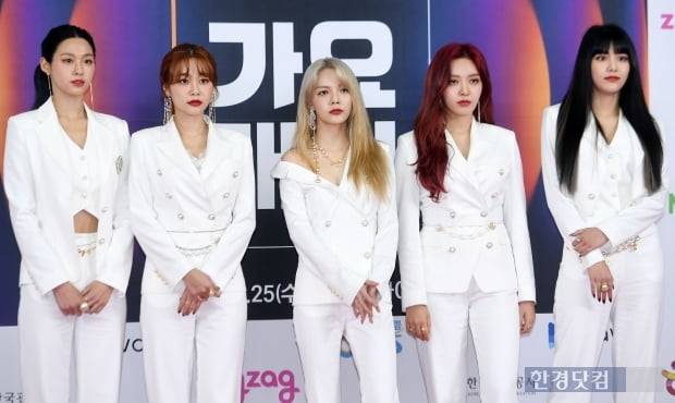권민아 탙퇴 후 5인조로 활동했던 AOA/사진=한경DB